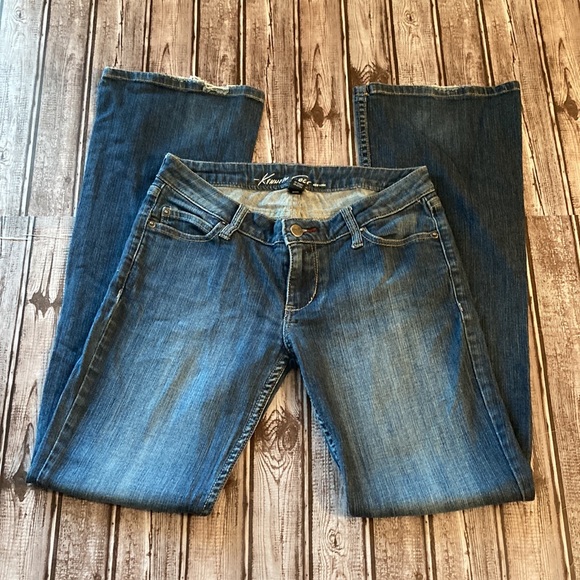 Women’s Kenneth Cole Bootcut Jeans Sz. 4 - Picture 3 of 13